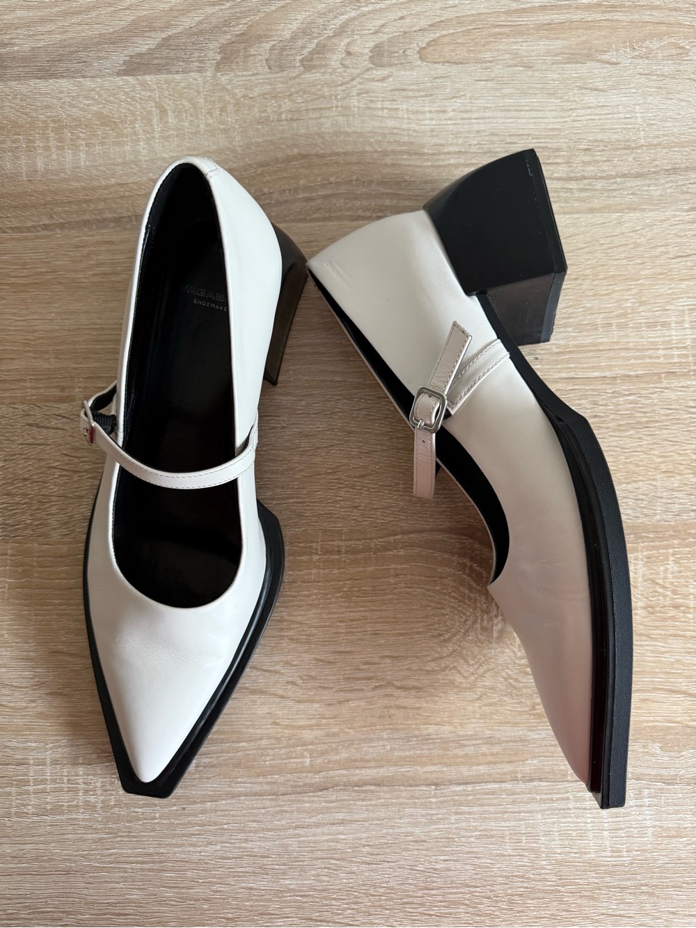 Vagabond Shoemakers Vivian white Pointed Toe Mary Jane Pump Sz 38/8 chunky heel - Picture 2 of 8